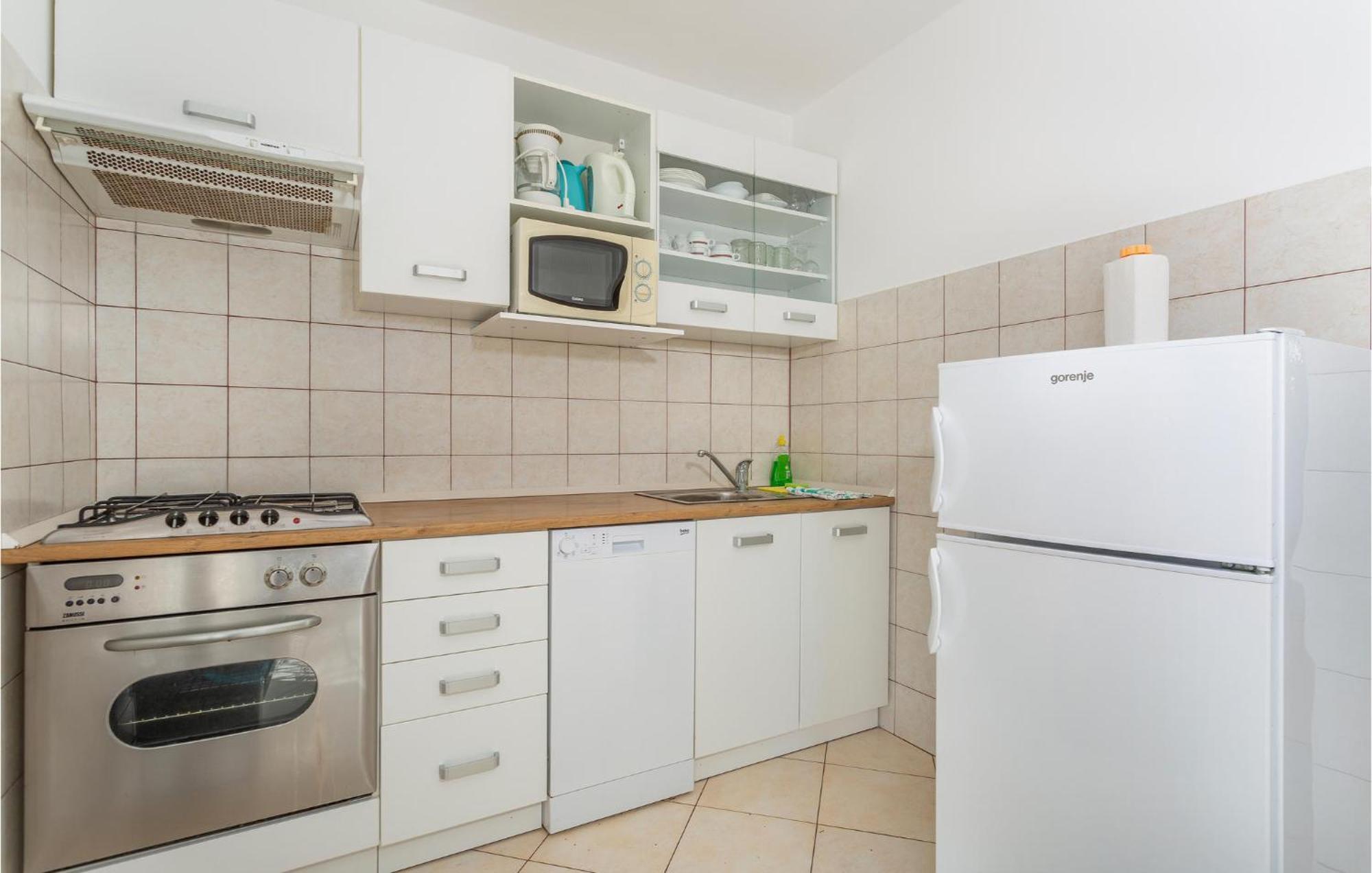 Lovely Apartment In Krk With Kitchen Brzac Kültér fotó
