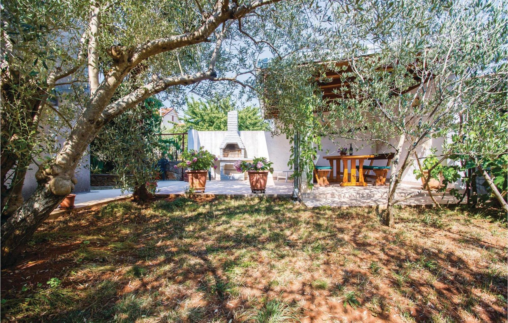 Lovely Apartment In Krk With Kitchen Brzac Kültér fotó